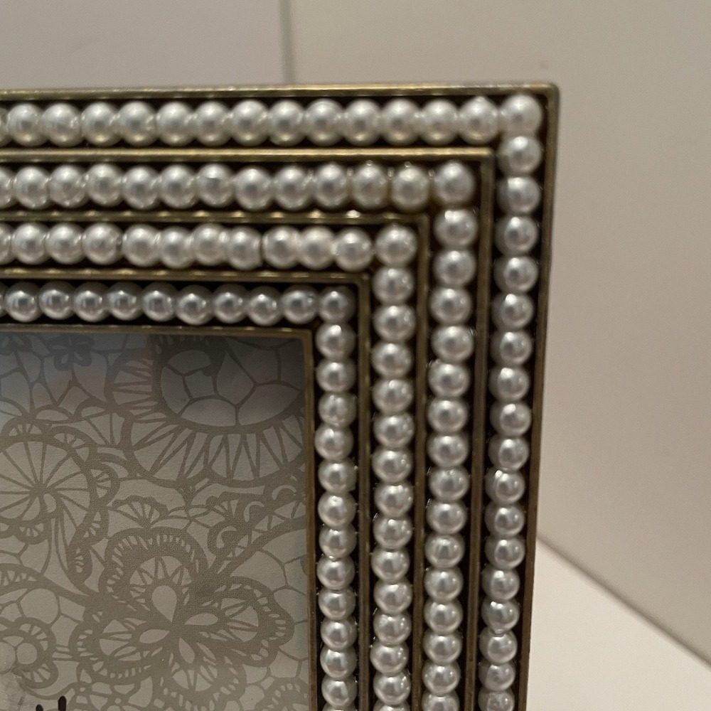 Nicole Miller Home Ornate Gold 4x4 Picture Frame with Faux Pearl Border - Picture 3 of 5